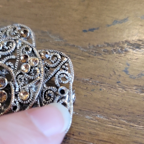 Elegant Silver and Gold tones Floral Brooch with chocolate chrystals - Picture 4 of 4